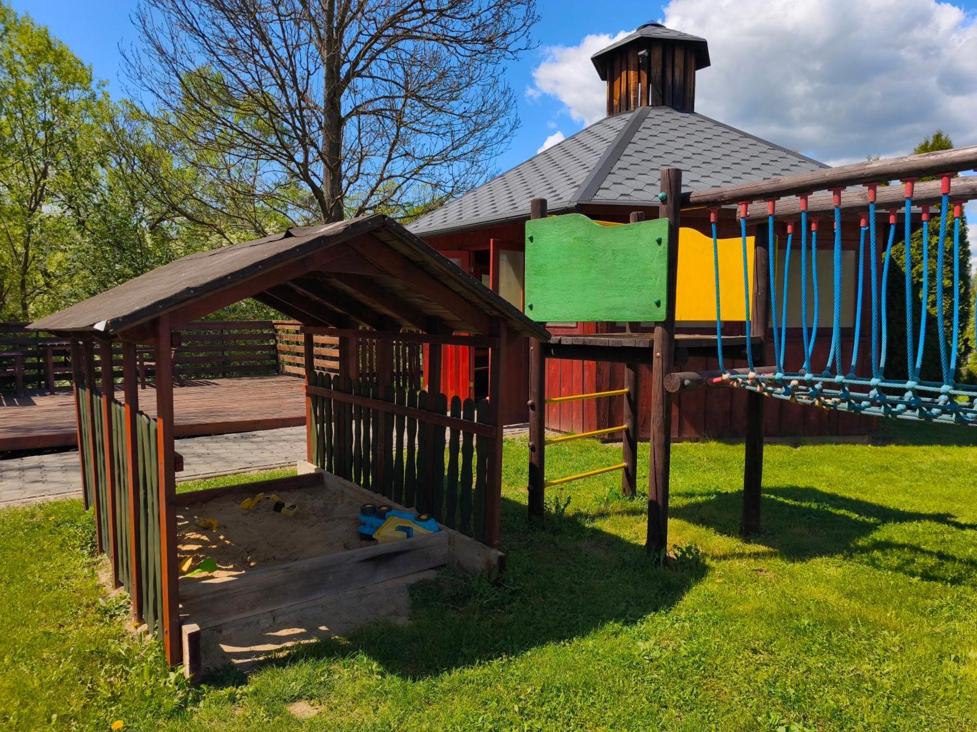 Apartaments Gory Niedzica Zamek Exterior photo